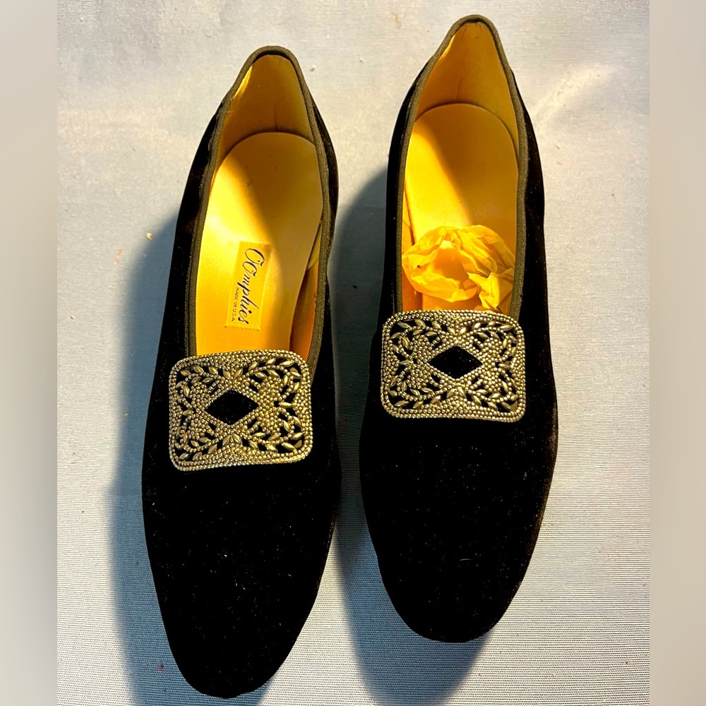 Vintage black velvet heels